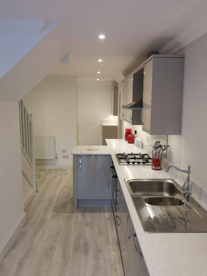 Guildford Town House Villa Exteriör bild